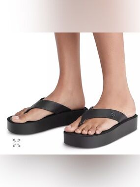 Tory Burch leather  Platform flip flops